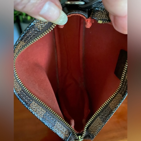 Louis Vuitton Damier Ebene Trousseau Makeup Pochette - Picture 7 of 11